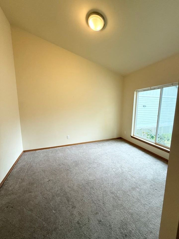 6427 Ne Pear St - Photo 6 of 16