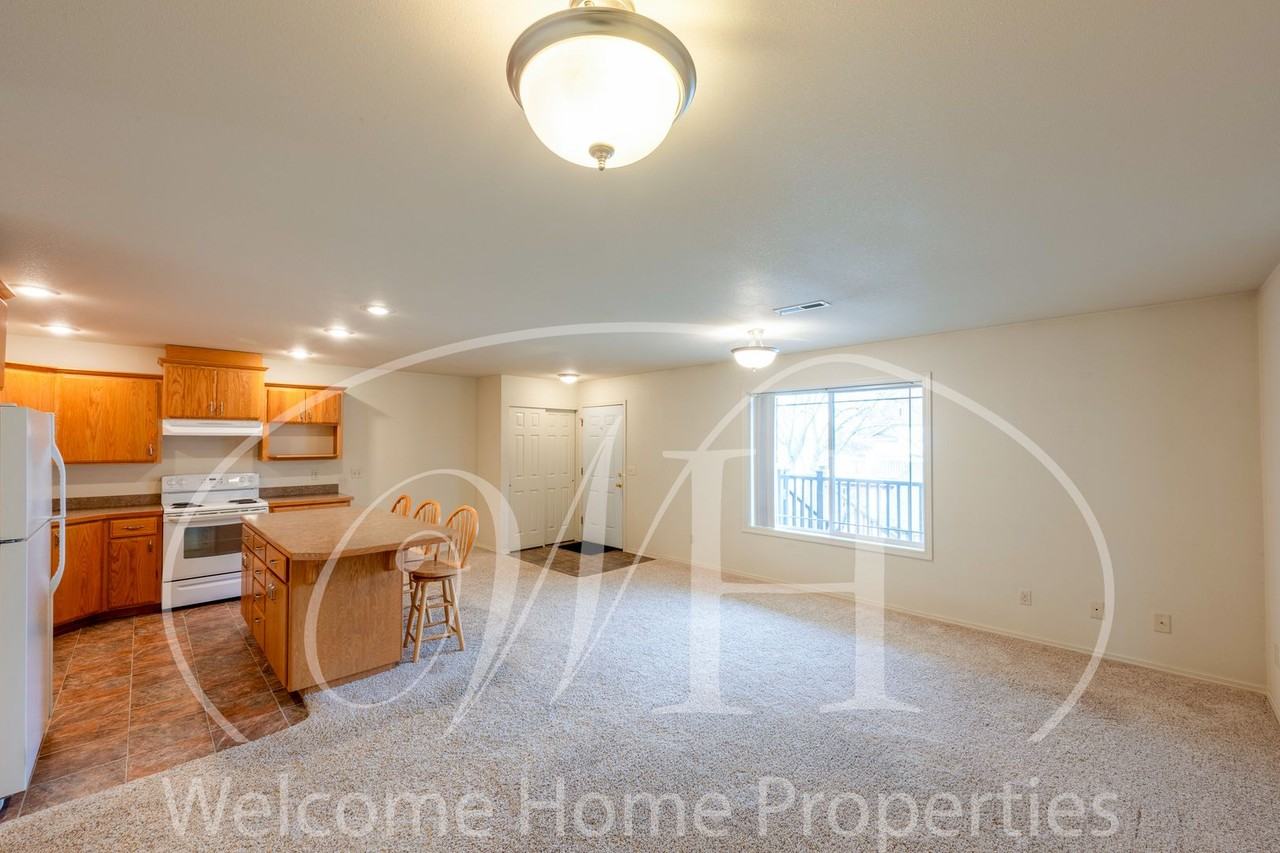 132 E Birch St - Photo 4 of 17