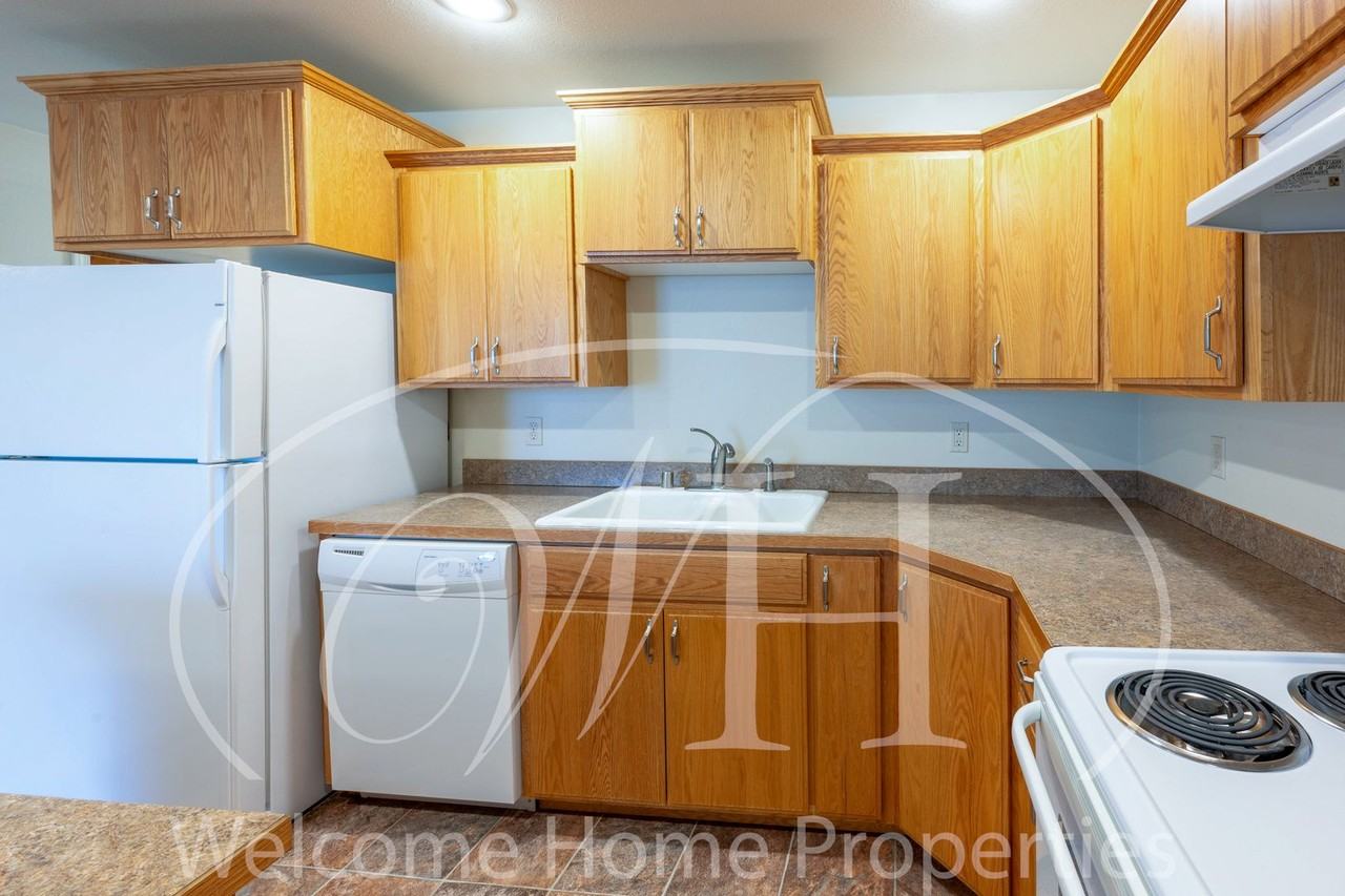 132 E Birch St - Photo 7 of 17