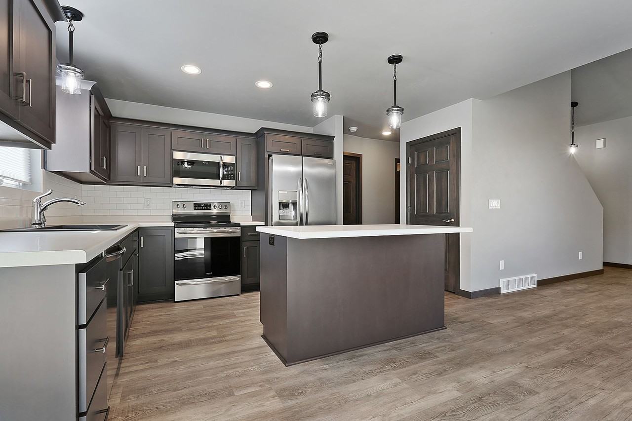 Diversity Duplex - Photo 4 of 15