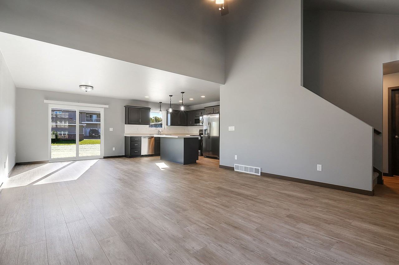 Diversity Duplex - Photo 5 of 15