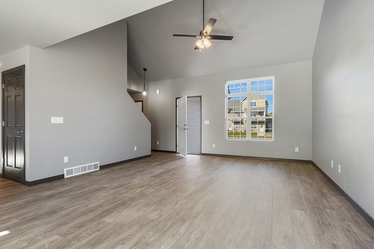 Diversity Duplex - Photo 6 of 15