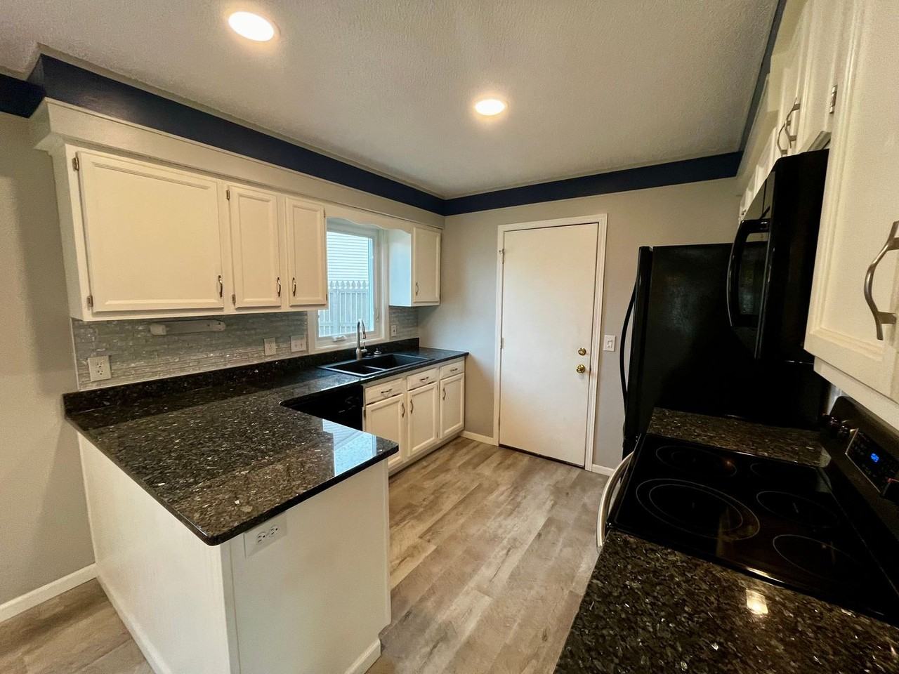 620 Copperfield Dr - Photo 6 of 30