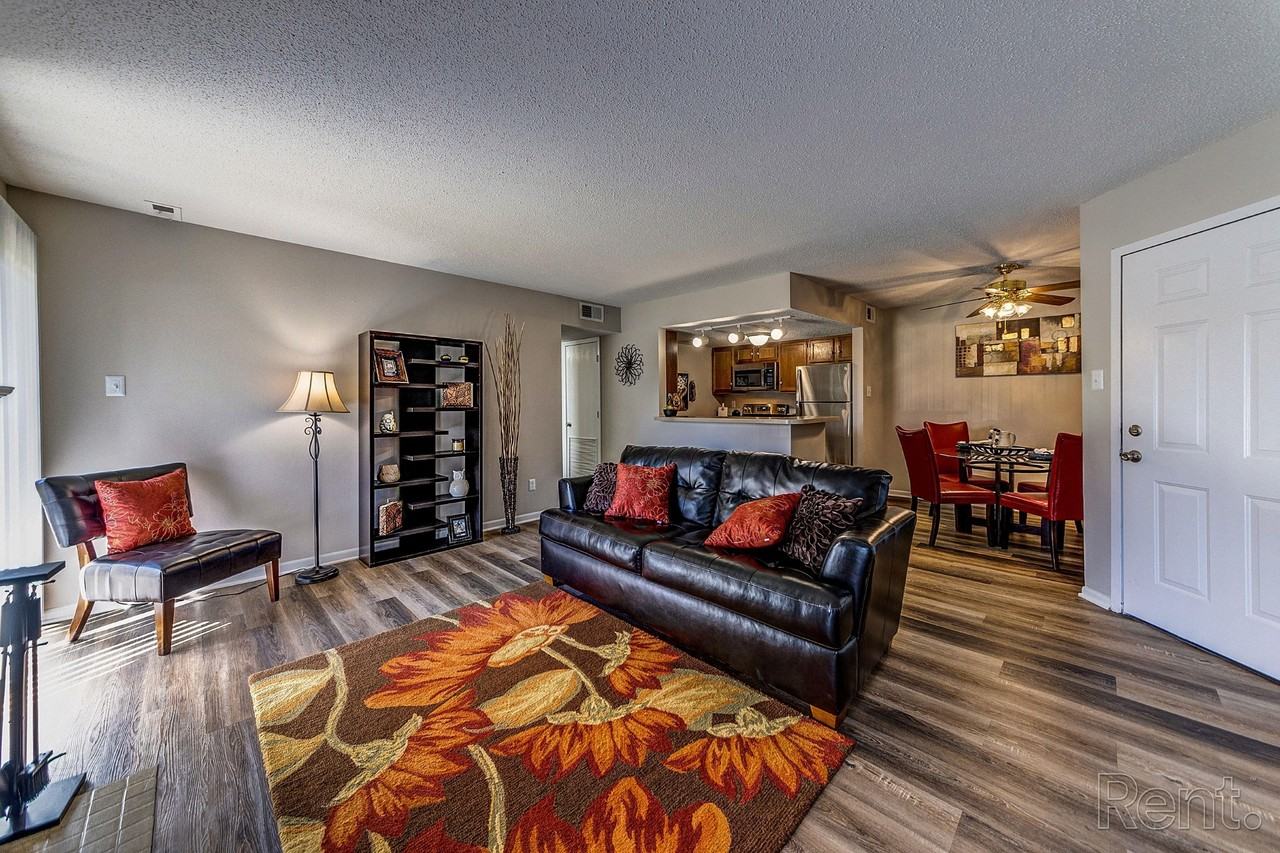 Country Club Place Apartments - Photo 7 of 50