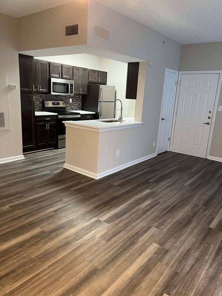 Waterford Square Apartments - Photo 5 of 50