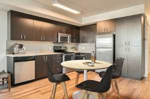 featured image of 2625 Southeast Hawthorne Boulevard