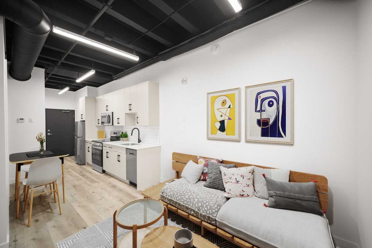 225 Vaughan Street - Photo 2 of 13