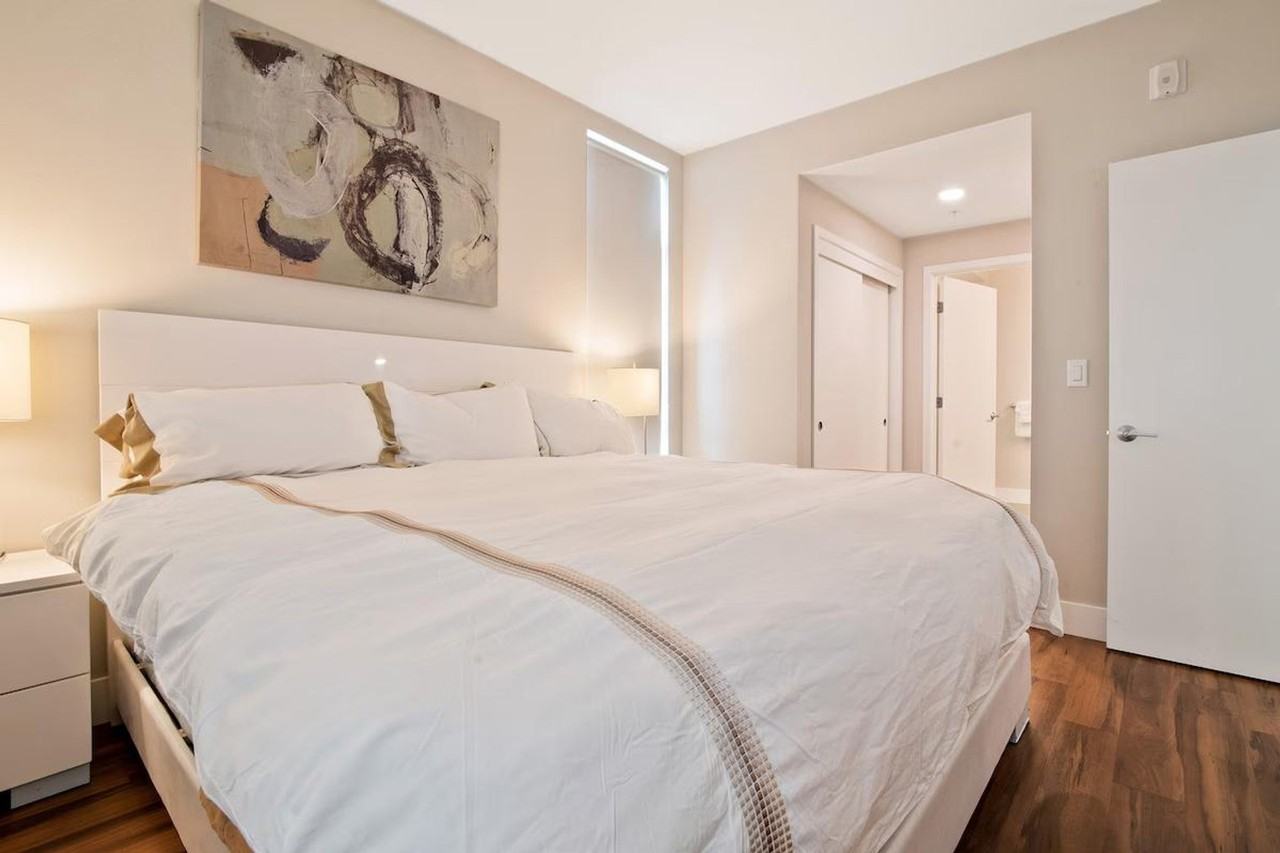 908 Rich Ave #1040480P - Photo 6 of 30