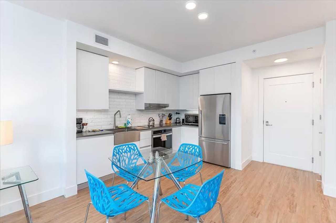 460 Nw 5th St #1040096P - Photo 4 of 24