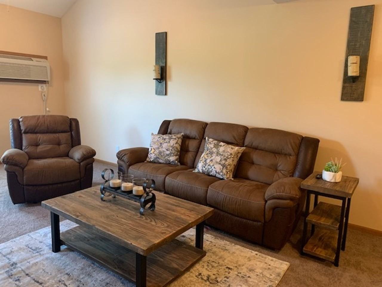 1897 N Hunt St - Photo 6 of 33