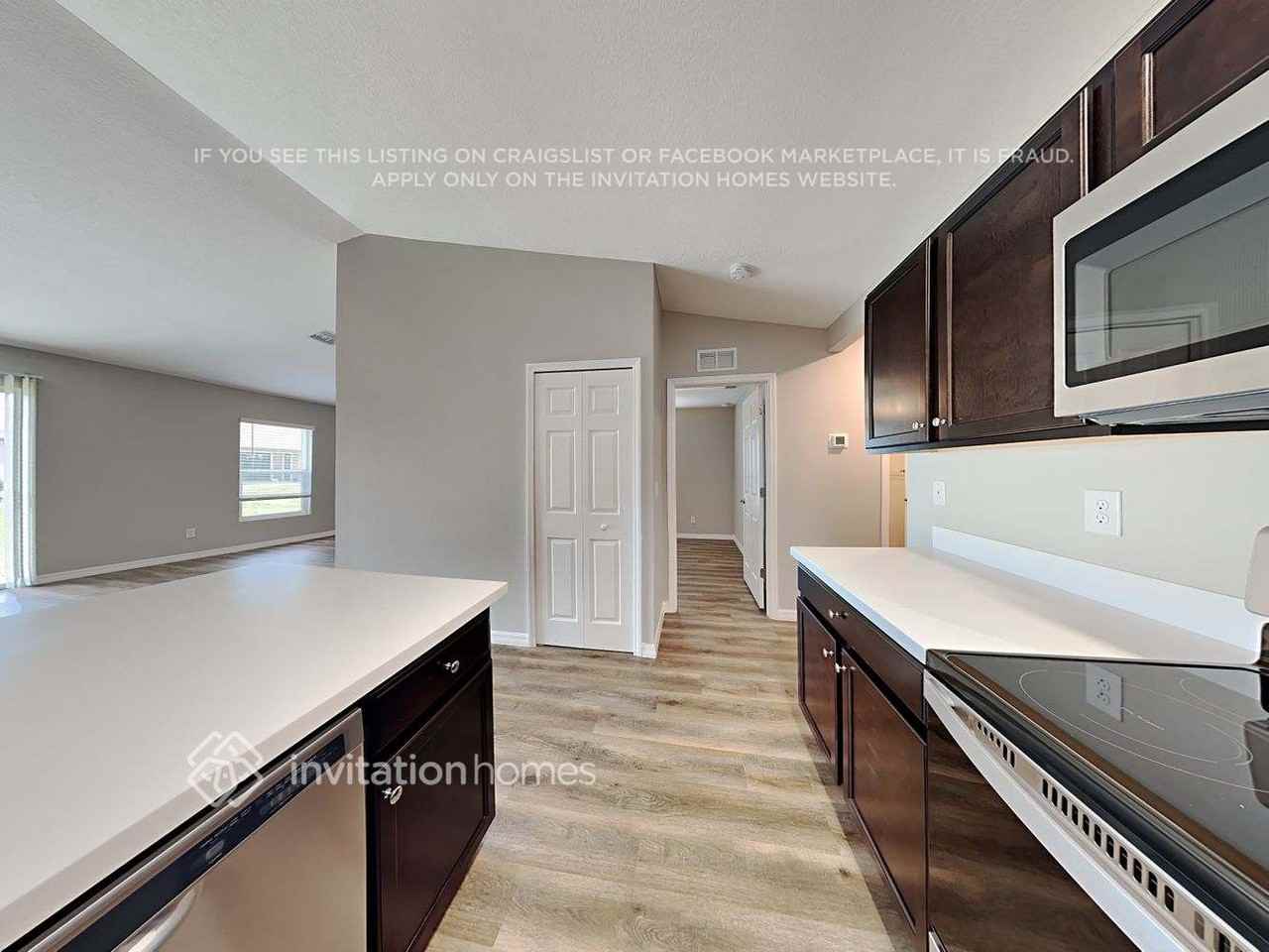 628 Ne Juanita Ct - Photo 6 of 20