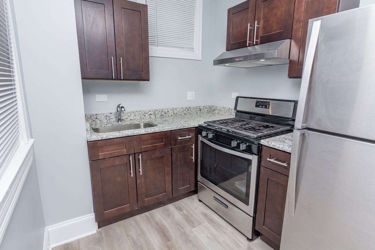 7750 S Muskegon Ave - Photo 3 of 7