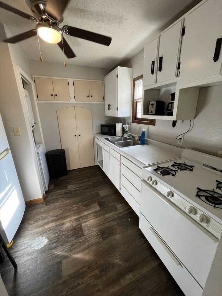 1412 S Cliff Ave - Photo 5 of 10
