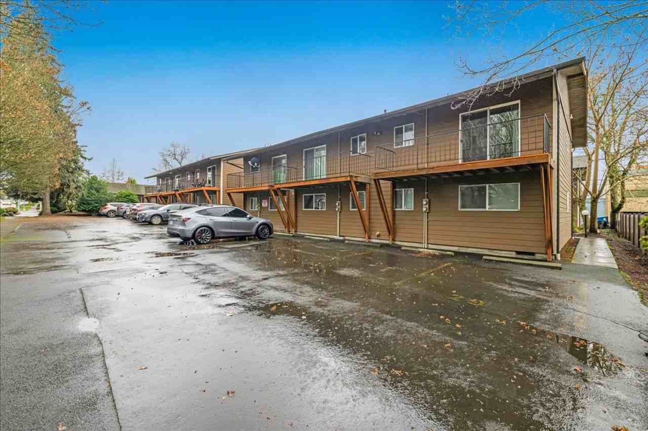 Bayberry Apartments - Photo 5 of 7