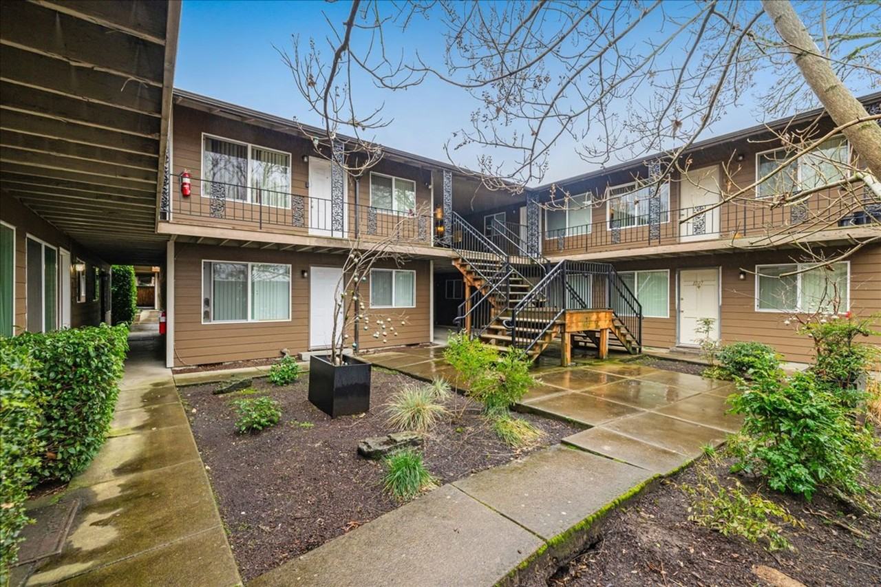 Bayberry Apartments - Photo 6 of 7