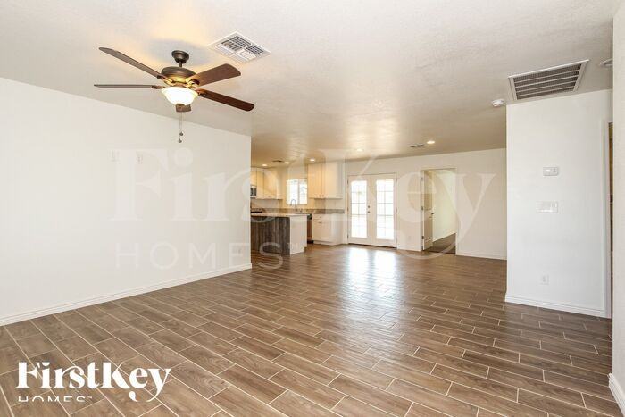 17839 N 34th Ave - Photo 2 of 12