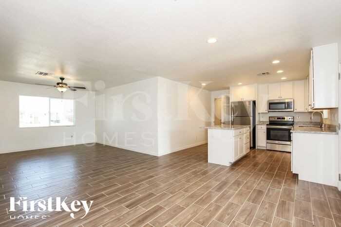 17839 N 34th Ave - Photo 3 of 12