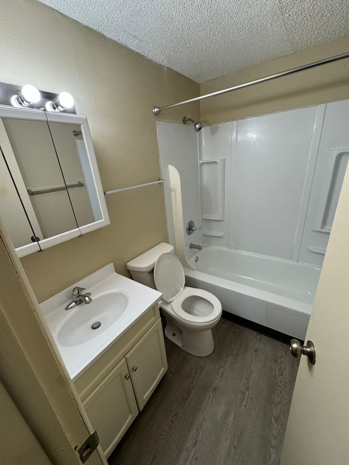 The Malory Apartments - Photo 4 of 10