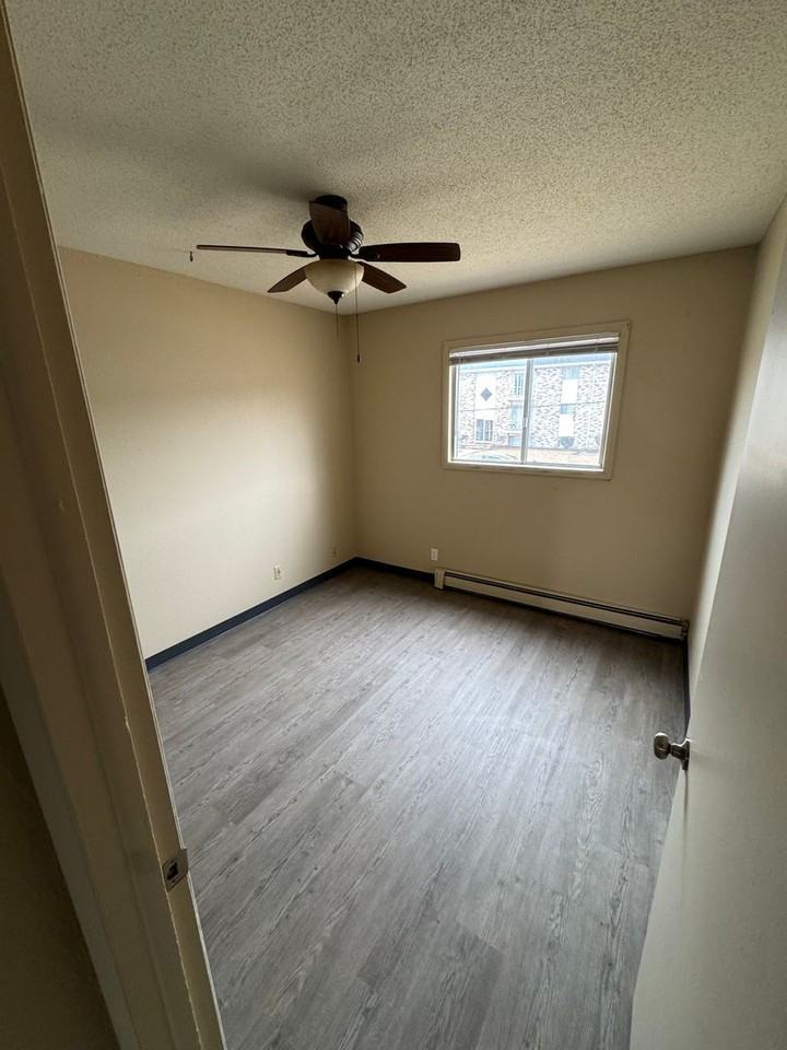 The Malory Apartments - Photo 6 of 10