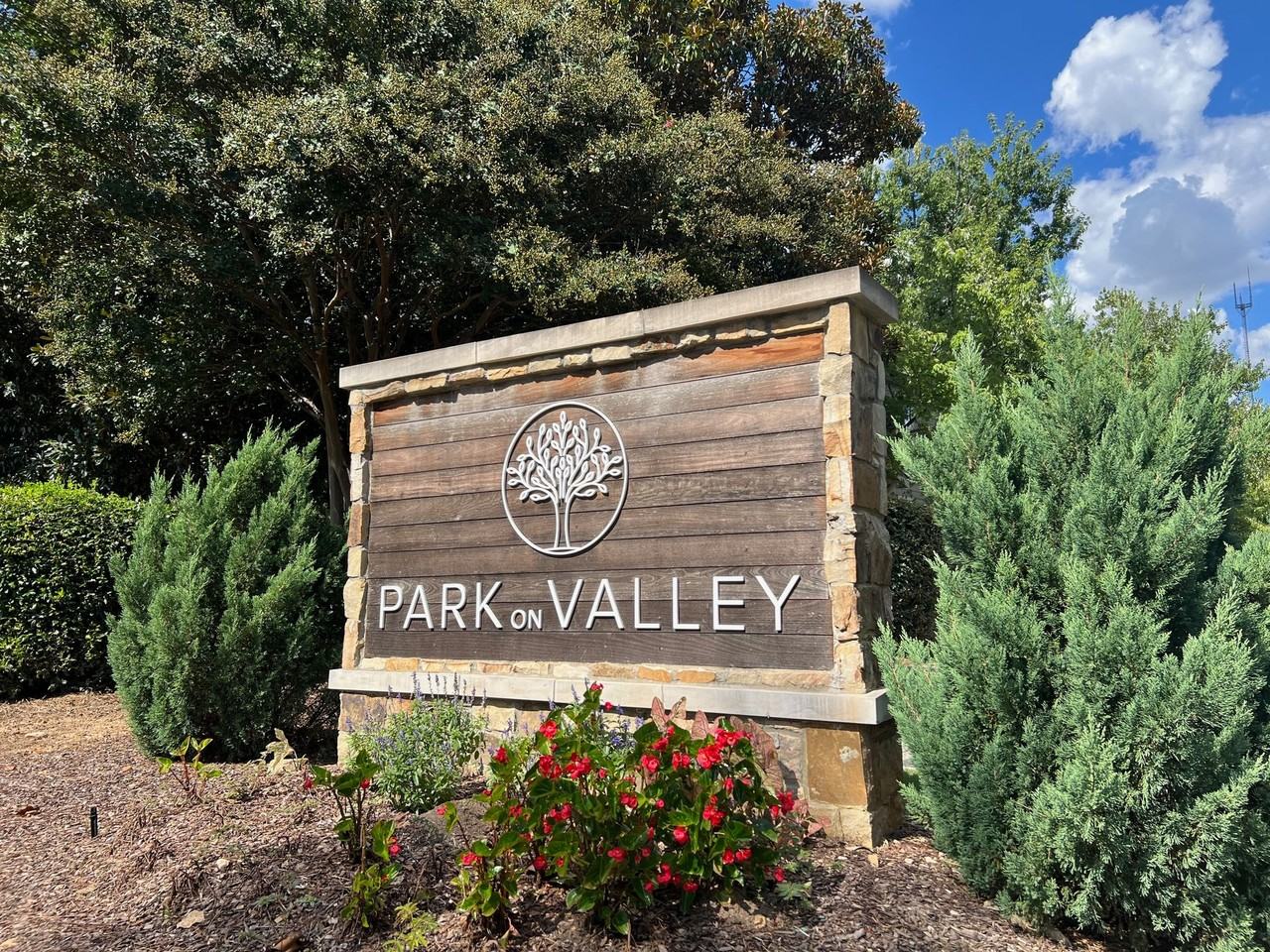 Park On Valley - Photo 3 of 31