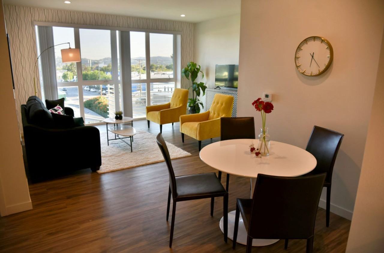 6200 Kester Ave Apartments - Photo 4 of 23