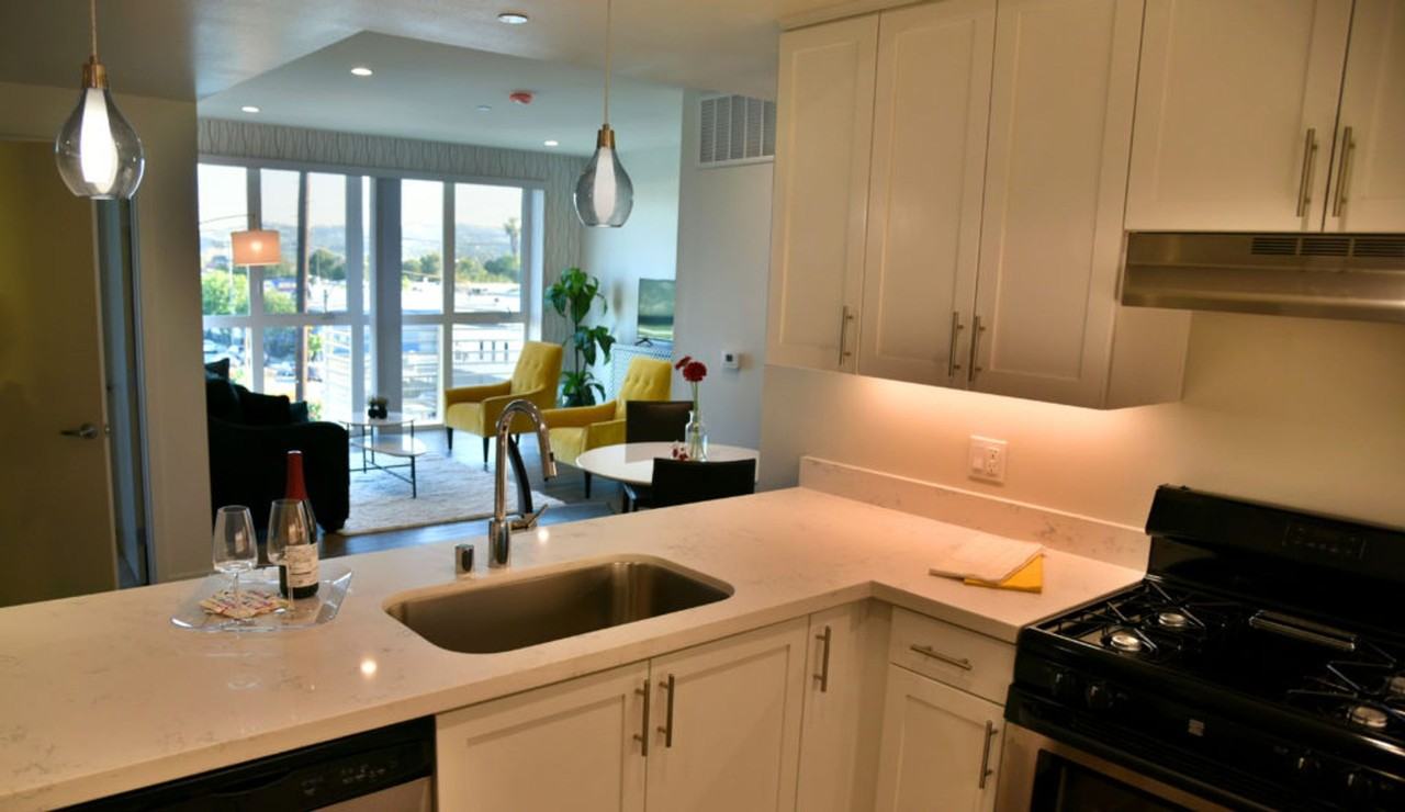 6200 Kester Ave Apartments - Photo 3 of 23