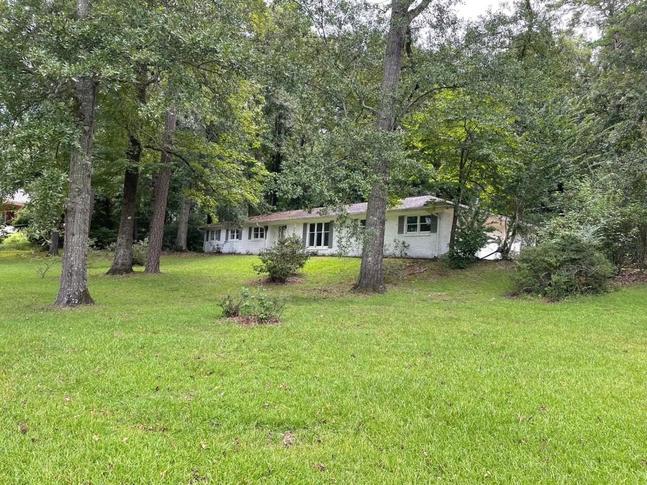2504 Bluecutt Rd - Photo 3 of 17