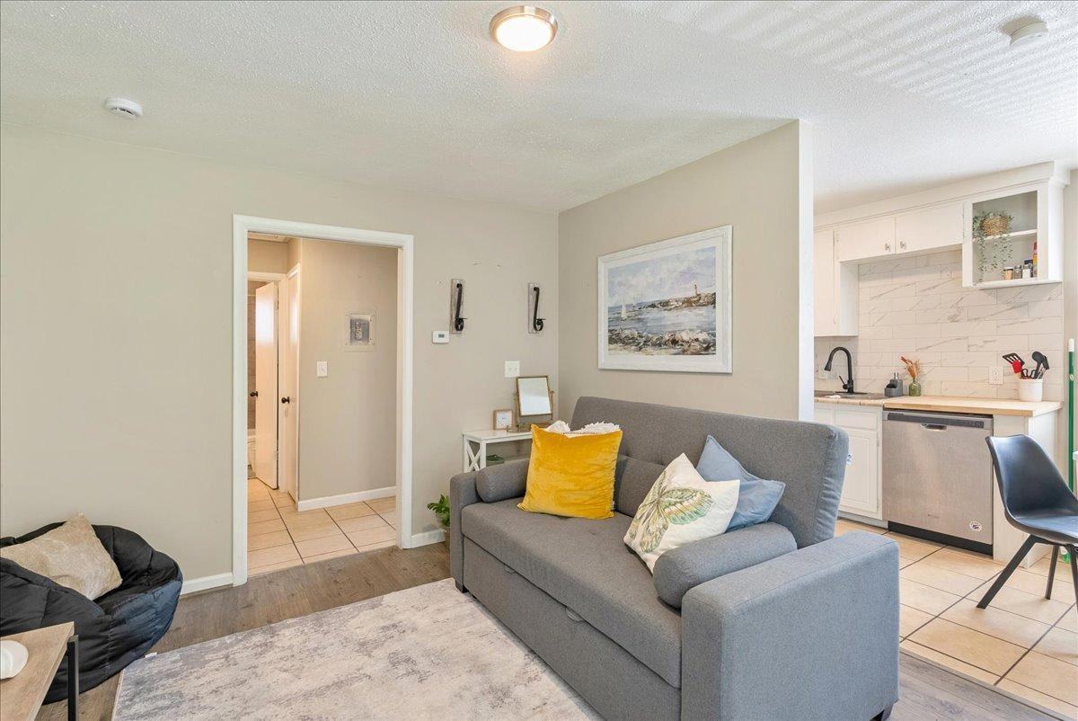 343 E Lambourne Ave Unit D - Photo 2 of 10