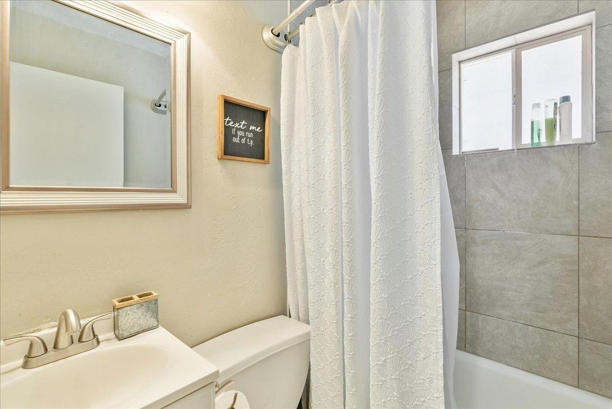 343 E Lambourne Ave Unit D - Photo 7 of 10