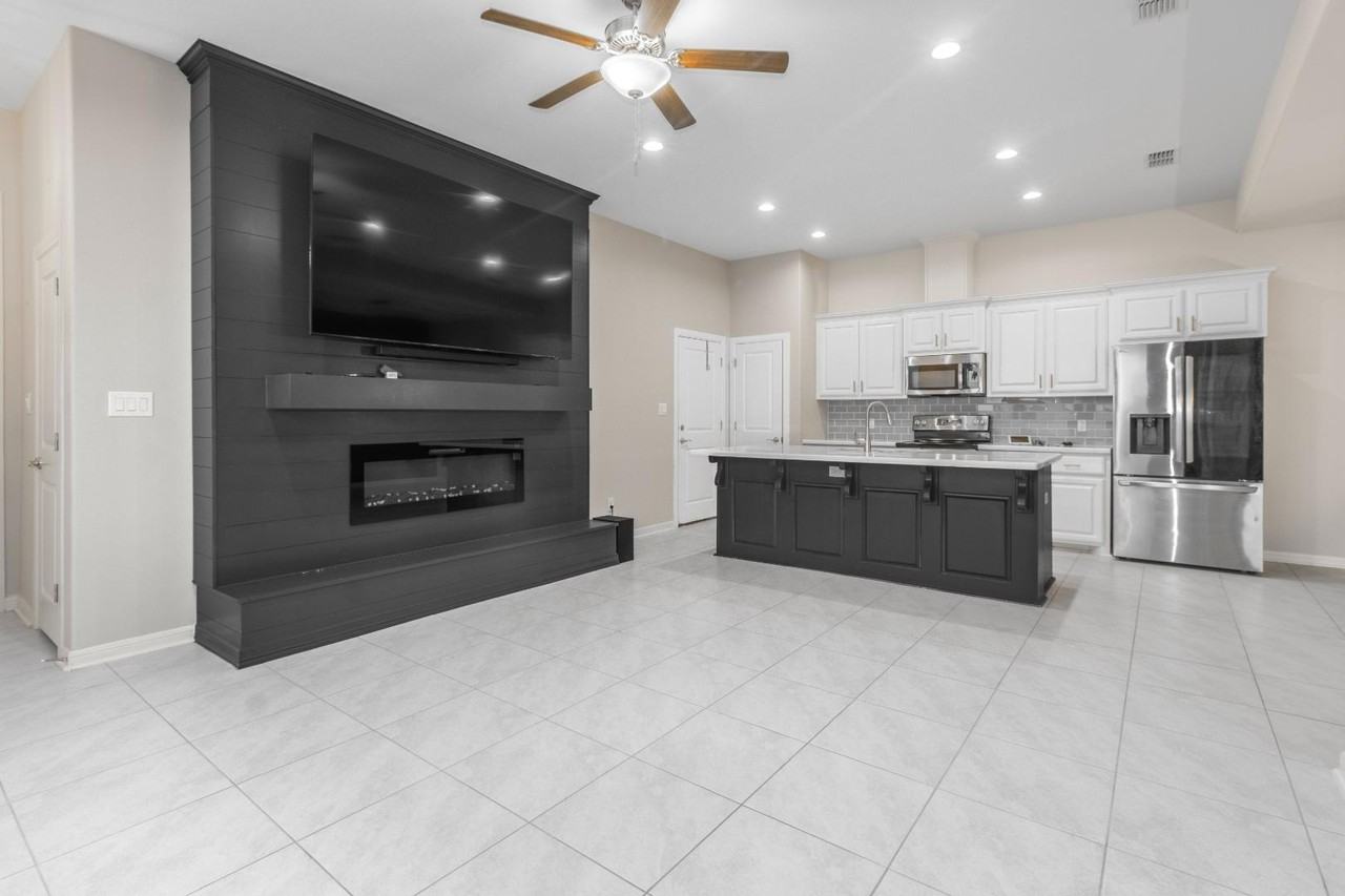 10308 North 13th Street - Photo 6 of 20