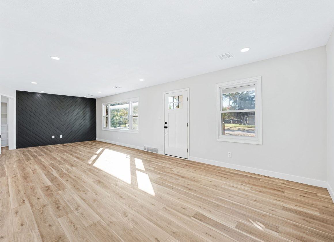 2608 N Clarence Ave #NA - Photo 2 of 11