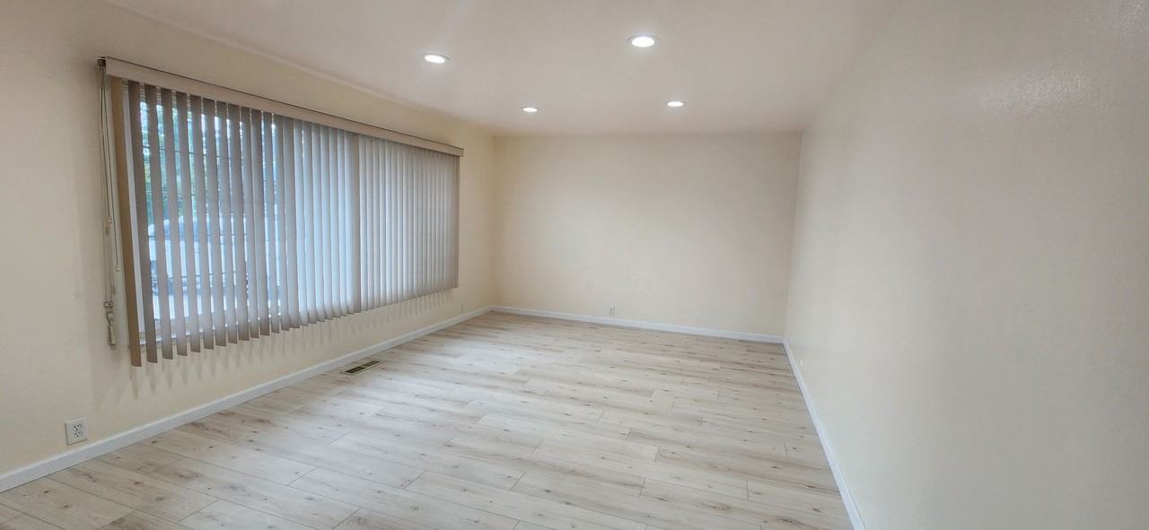6775 Frates Way - Photo 7 of 21