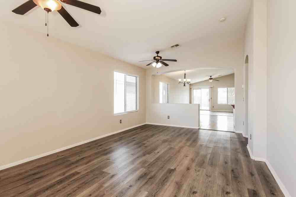 1105 E Nardini St - Photo 4 of 16