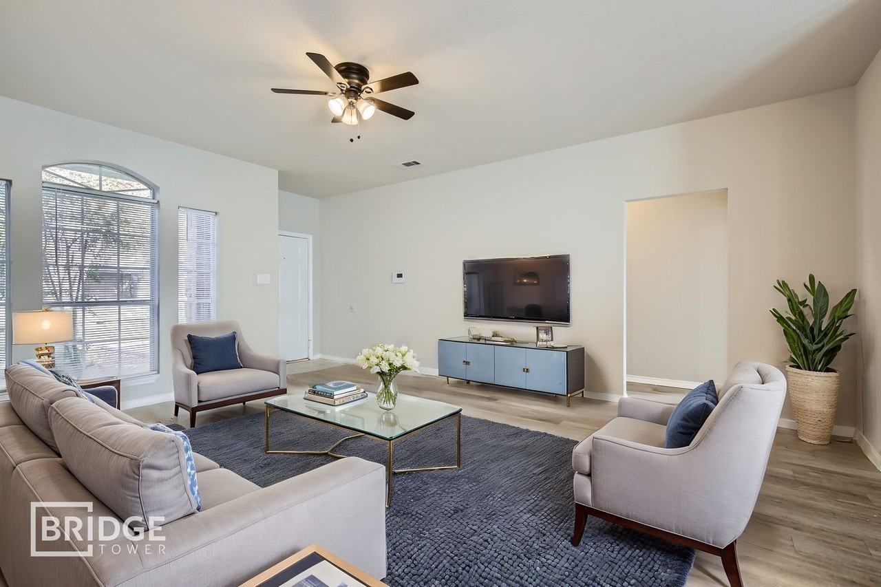 7632 Craig St - Photo 2 of 17