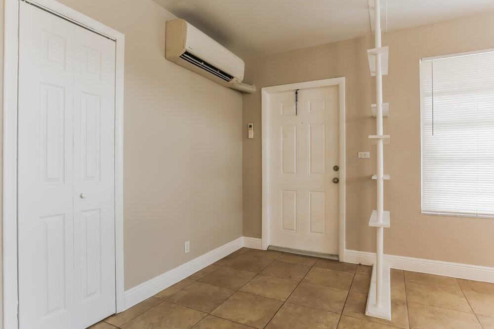 1841 Nw 152nd St - Photo 4 of 25