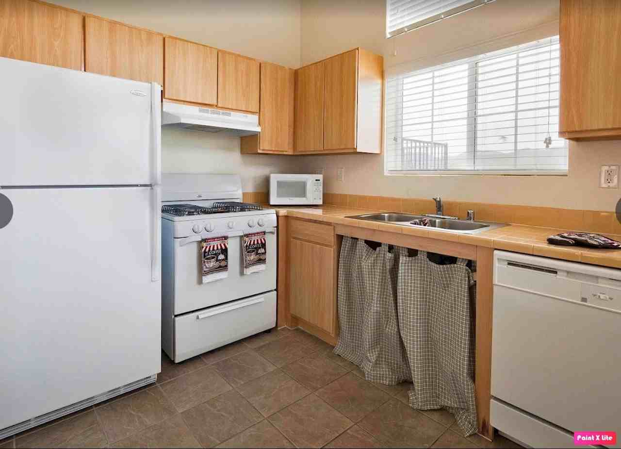 Shasta Courtyards - Photo 5 of 17