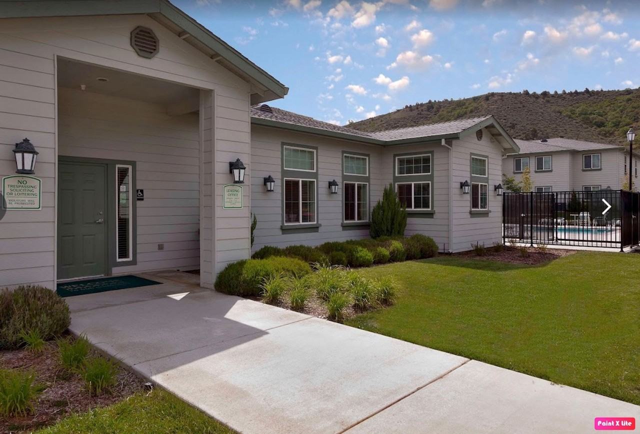 Shasta Courtyards - Photo 7 of 17