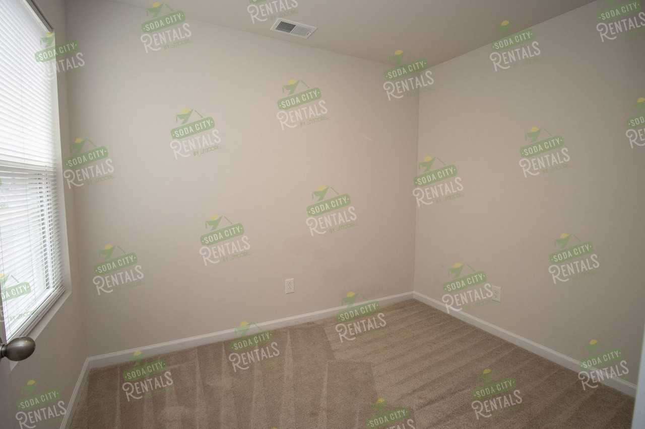 1006 Bermuda Cedar Ln - Photo 6 of 18