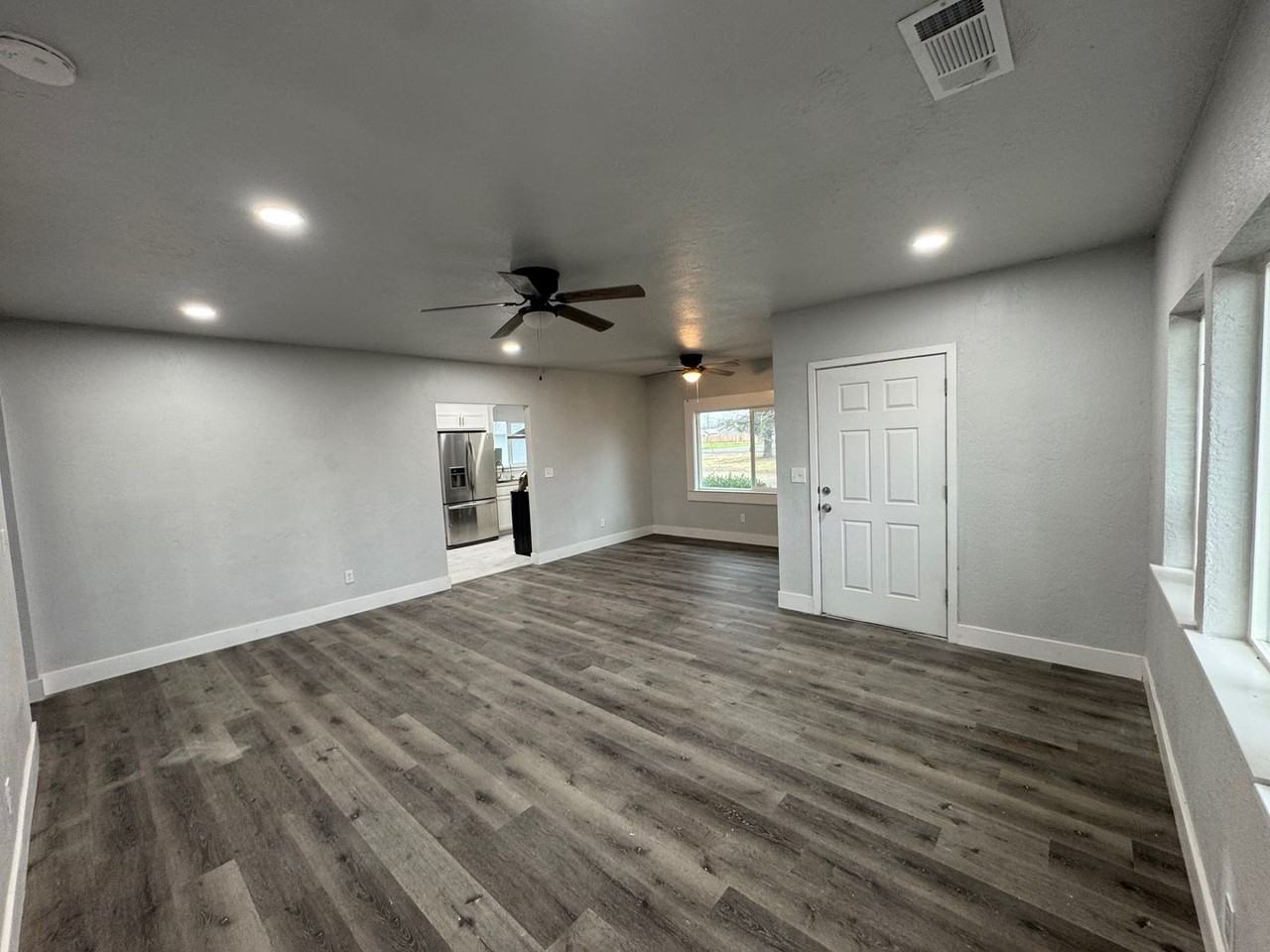 735 N Buhach Rd - Photo 2 of 8