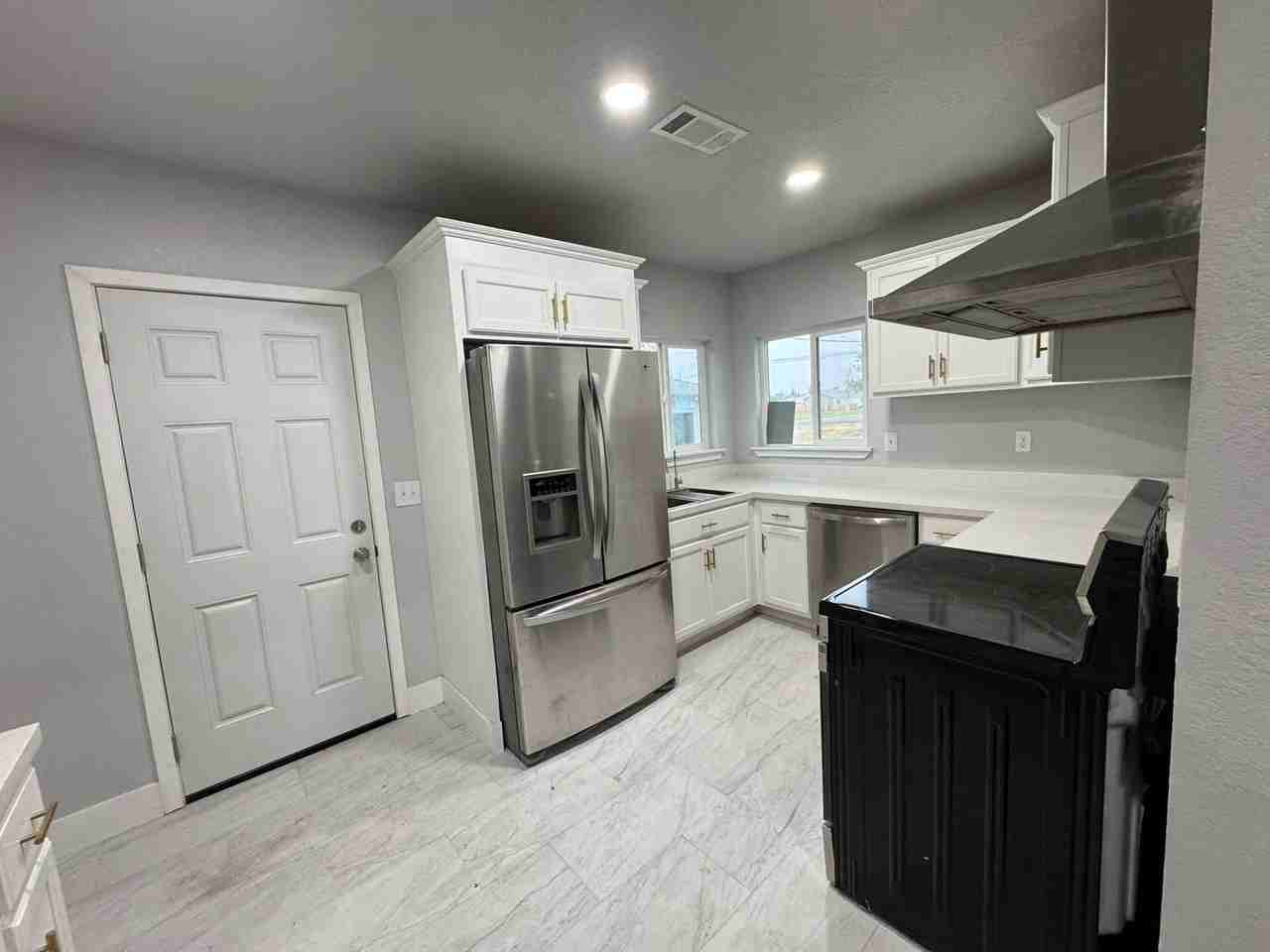 735 N Buhach Rd - Photo 3 of 8