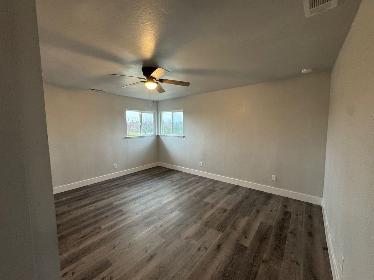 735 N Buhach Rd - Photo 5 of 8