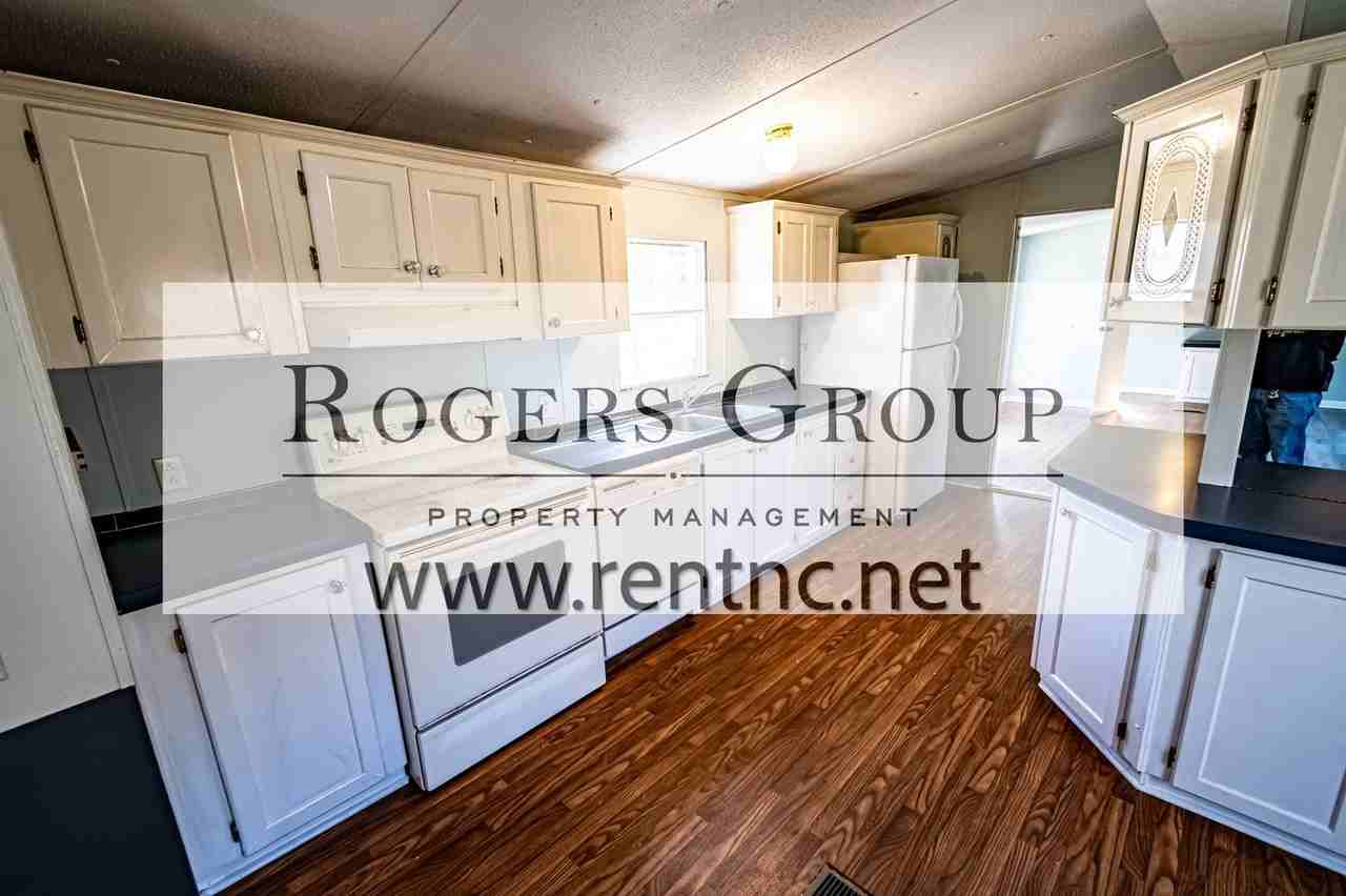 115 Mark St - Photo 2 of 9