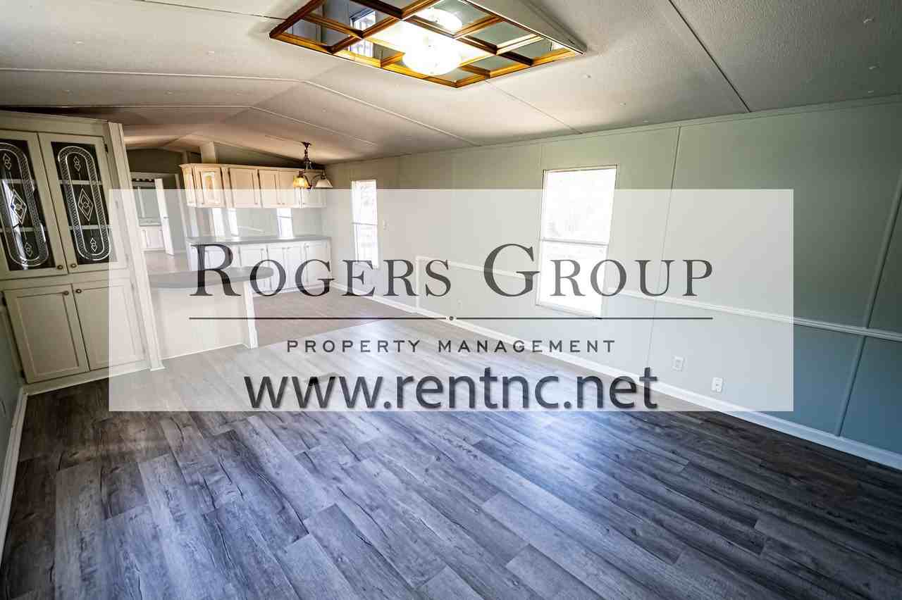 115 Mark St - Photo 3 of 9