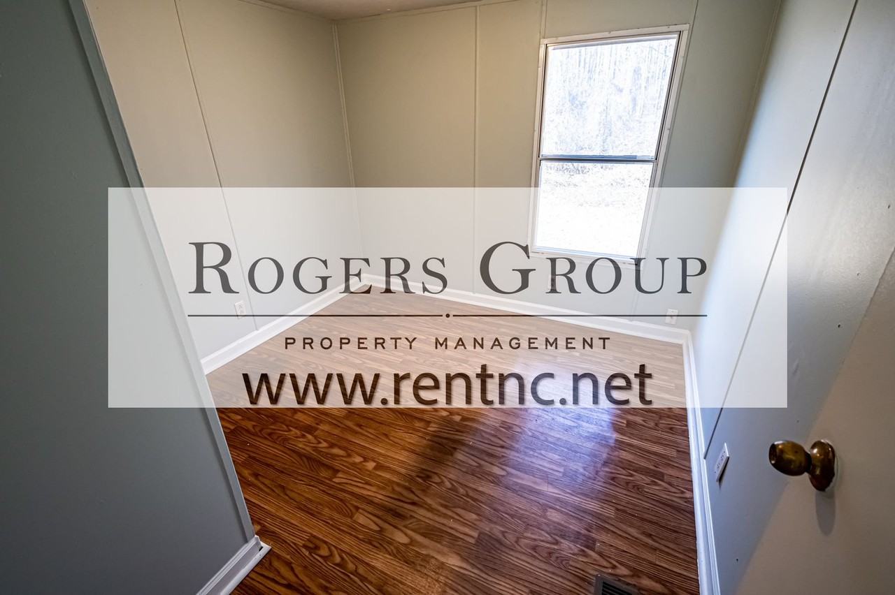 115 Mark St - Photo 6 of 9