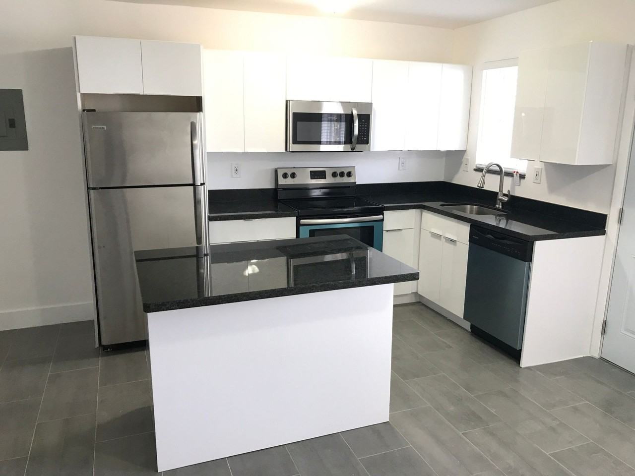 New Colony Apartments - Photo 2 of 9