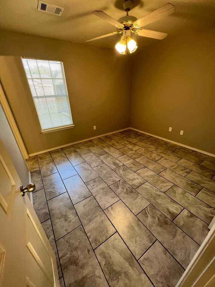 3810 Jacob Ct - Photo 2 of 14