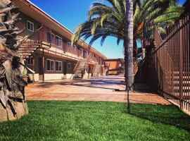 featured image of 330 N Juniper St