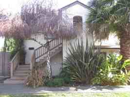 featured image of 232 Coombs St