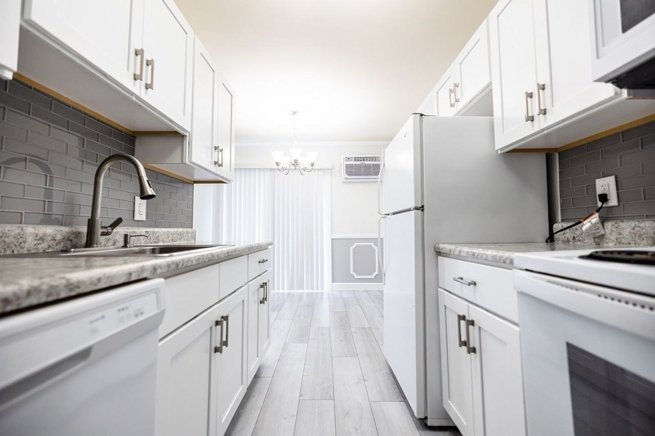 Fox Meadows Apartments - Photo 3 of 3