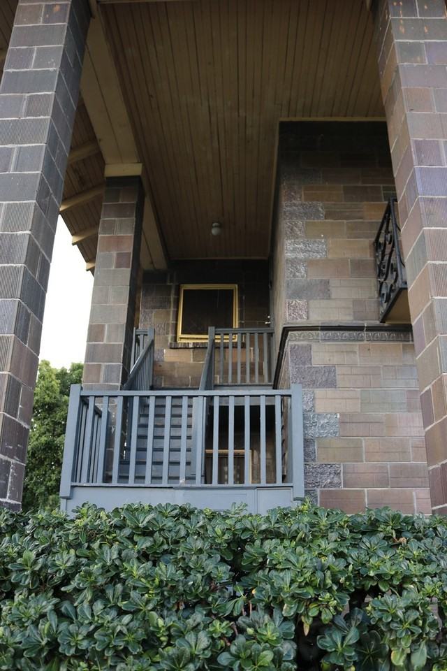 649 W 8th St #B - Photo 3 of 41